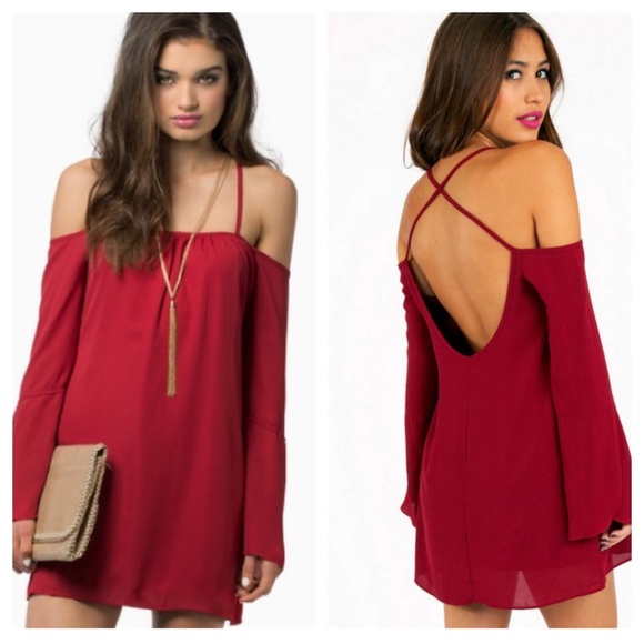 Tobi Dresses & Skirts - TOBI Valentine's Day Off the Shoulder Shift Dress